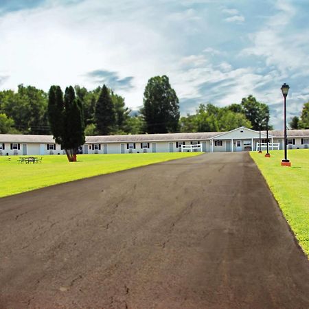Potsdam Inn المظهر الخارجي الصورة